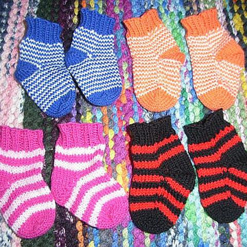 Tiny stripes (baby socks)