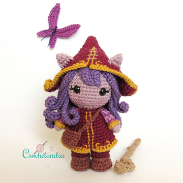 Lulu and Pix amigurumi doll - crochet pattern by Crochelandia