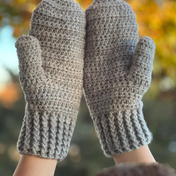 Anna Adult Mittens