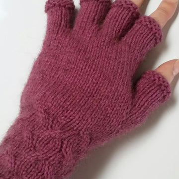 Rippling Cable Wrist Gloves