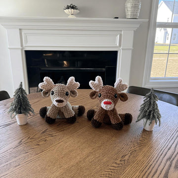 Mini Sitting Reindeer