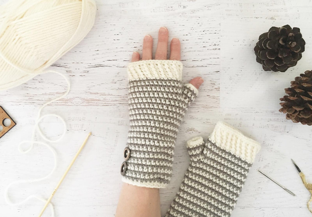 Snowfall Fingerless Gloves