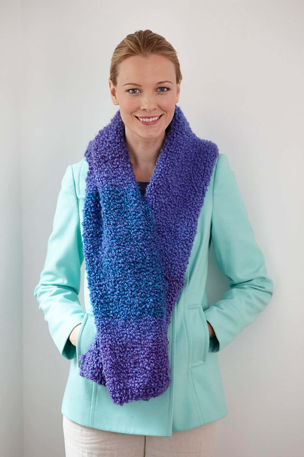 Simple One Ball Scarf in Lion Brand Homespun Thick & Quick - L30125E