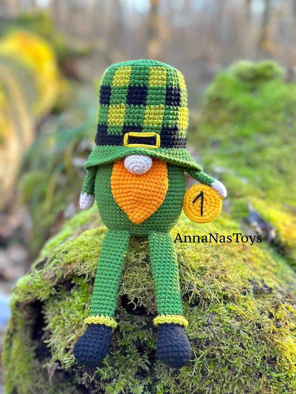 St Patrick gnome with legs
