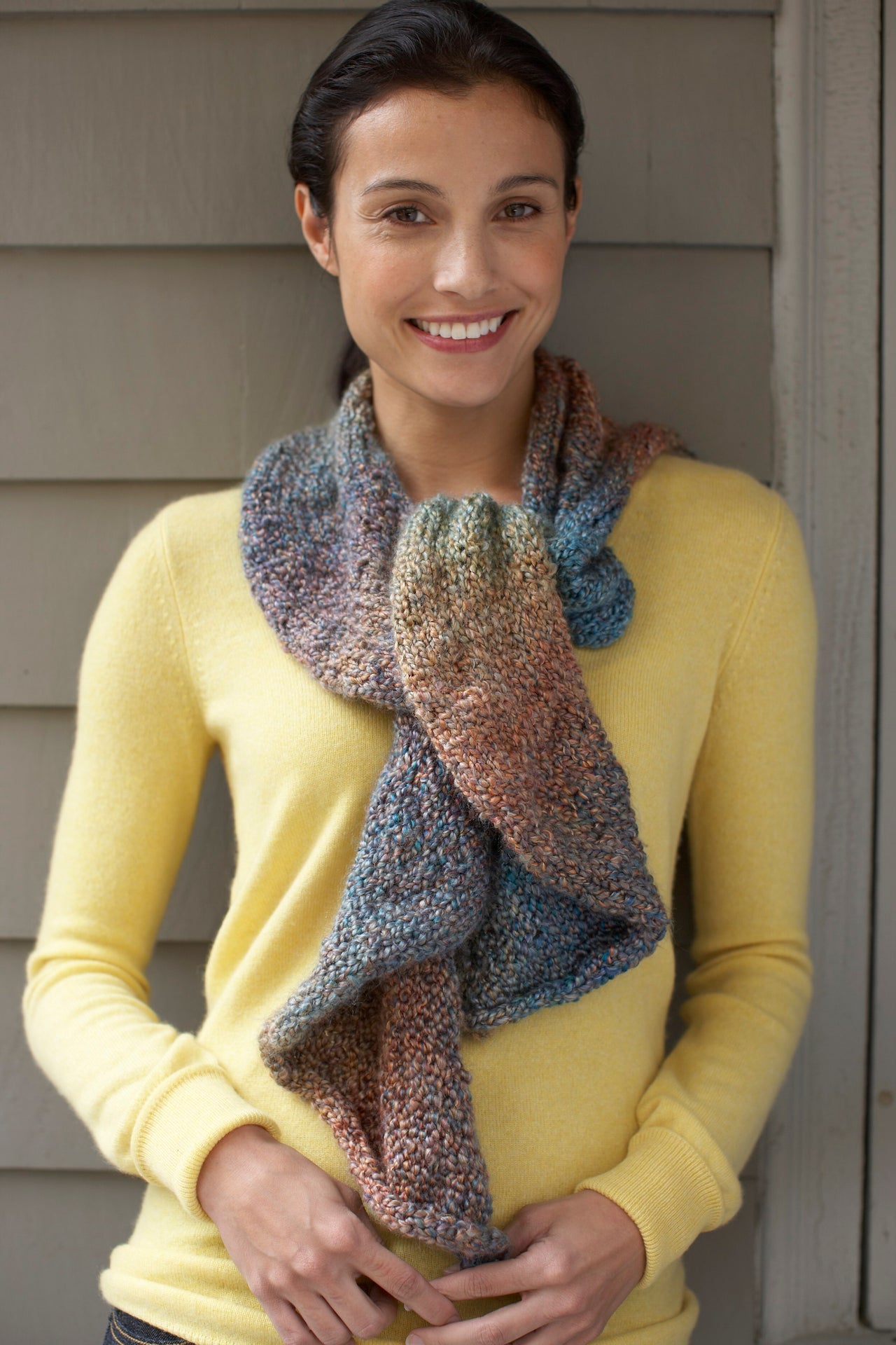 Painted Circle Scarf in Lion Brand Homespun - 80846AD
