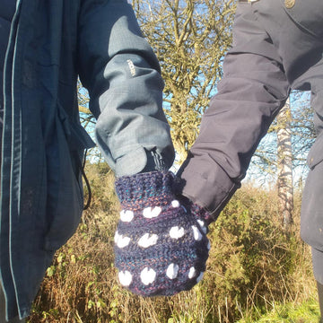 Hold My Hand Mitten