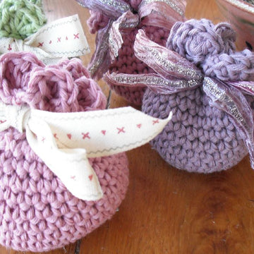 Simple crochet sachet