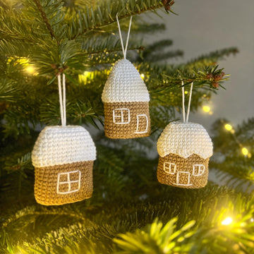 Christmas gingerbread house crochet ornament pattern Amigurumi