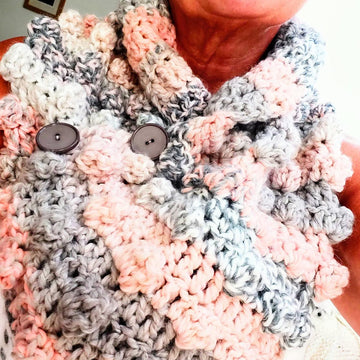 Bubbles collar scarf