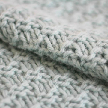 Dahlia Knit Blanket - Super Chunky