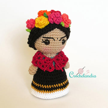 Frida amigurumi doll - crochet pattern by Crochelandia