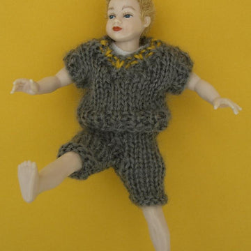 Easy to Knit Miniature Knitting Patterns Book 1