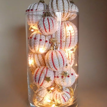 Little chubby Christmas cat - hanging decoration instead of a door wreath