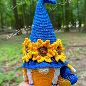 Patriotic gnome of Ukraine (girl)