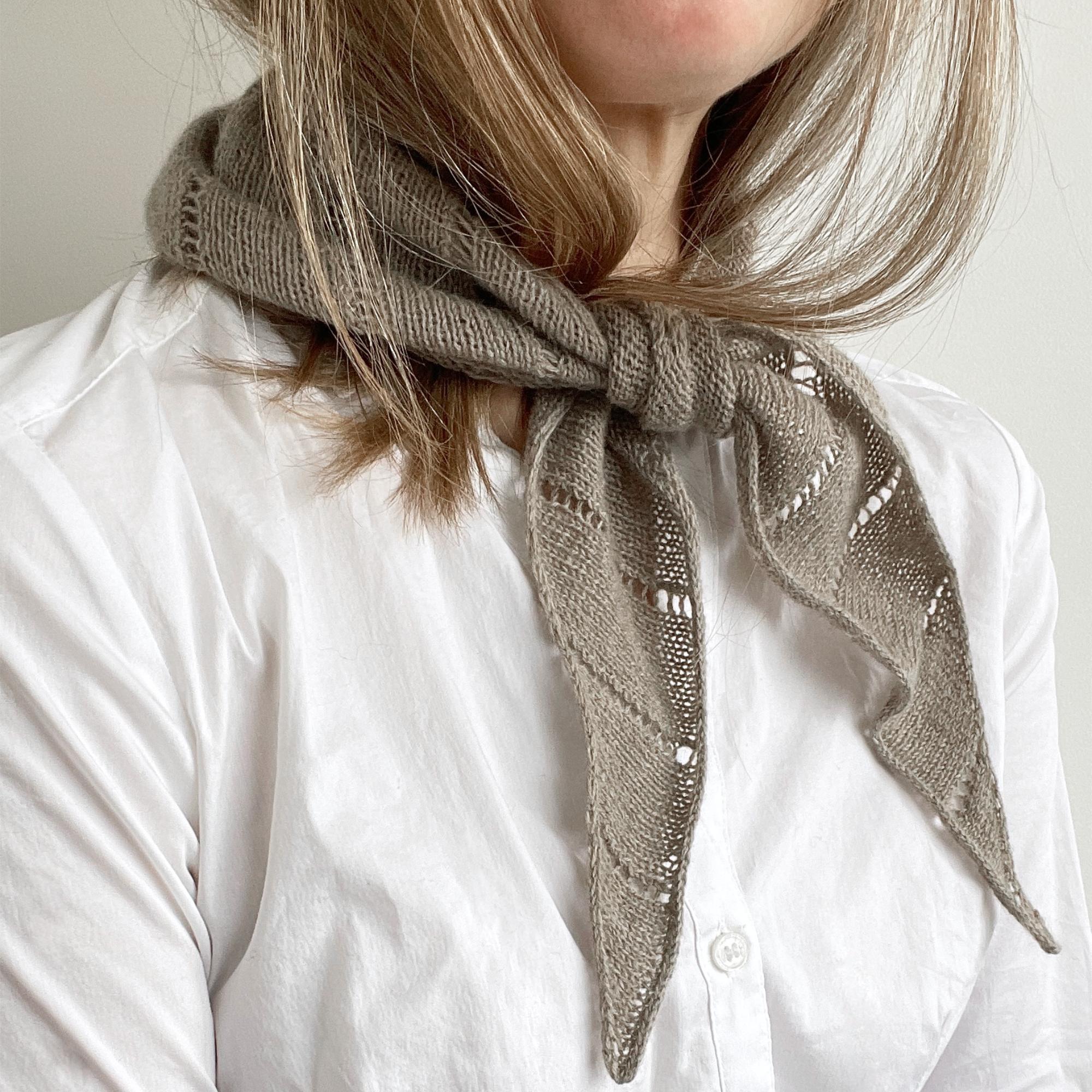 Simple Lace Shawl / Bandana