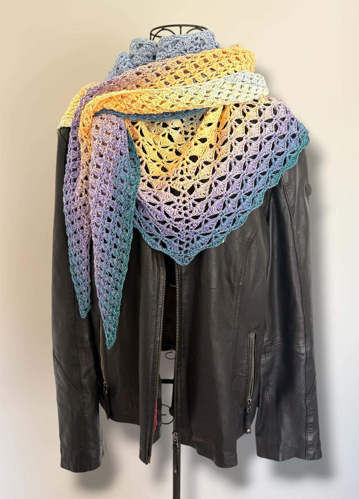 Triangular Scarf "Erato"
