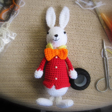 White Rabbit from Alice in Wonderland - PDF Amigurumi crochet pattern