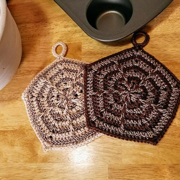 Spikes and Stripes Potholder