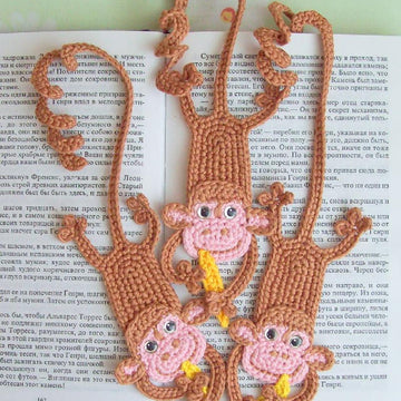 029 Monkey bookmark amigurumi