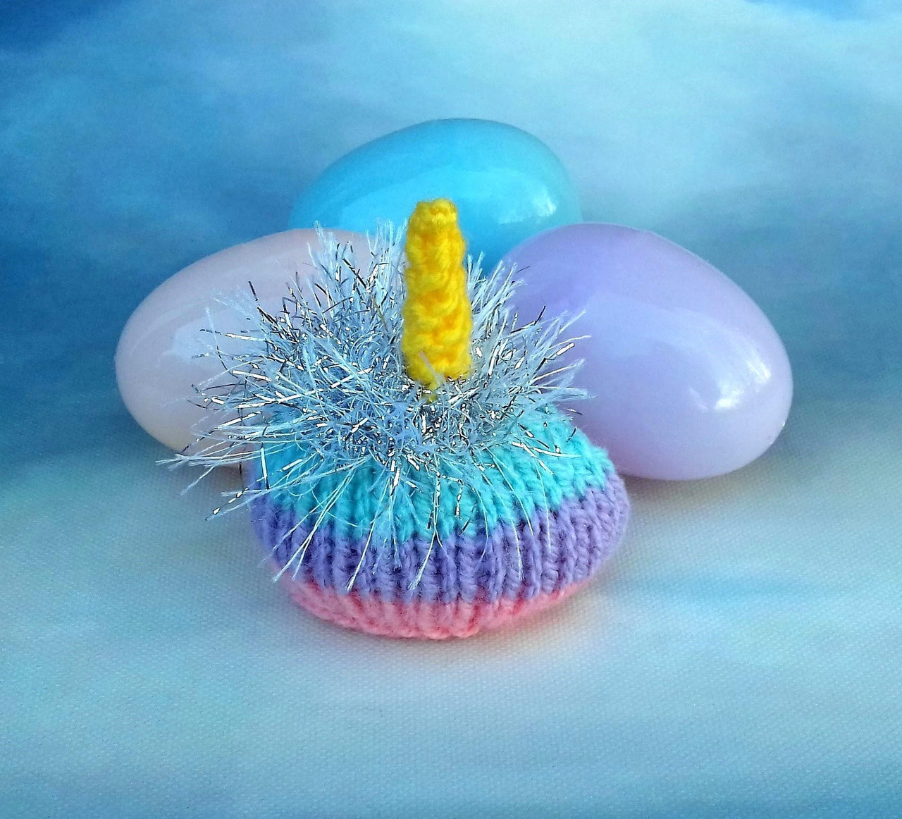 Unicorn Egg (hatching) - Creme Egg Cover