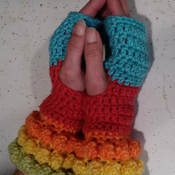 Popcorn Bobbles Fingerless Gloves