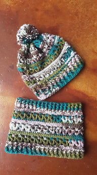 Serina Slouchy Cowl