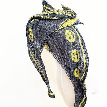 All smiles shawl