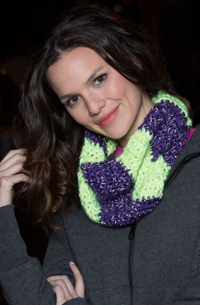 Color Block Cowl in Red Heart Reflective - LW4122