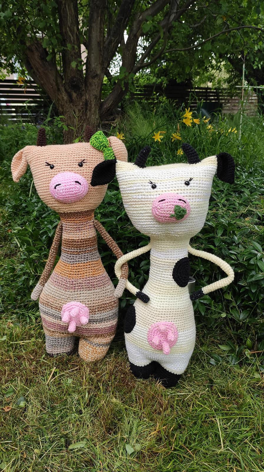 Scrap yarn Cow