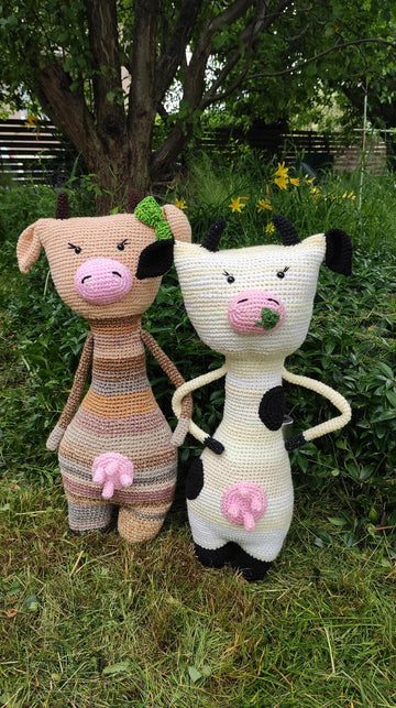 Scrap yarn Cow