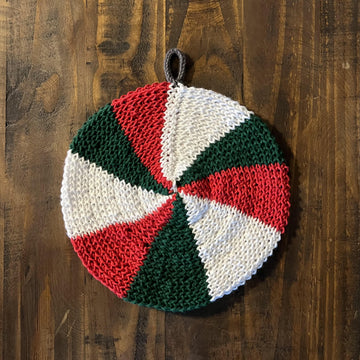 Magic Circle Hot Pad -- a loom knit pattern