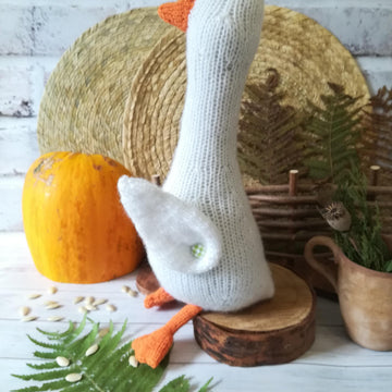 Knit serious goose, white goose knitting pattern