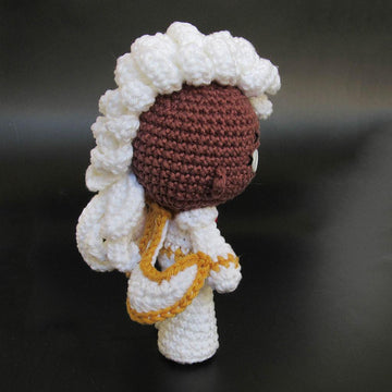 Storm (X-Men) amigurumi doll - crochet pattern by Crochelandia