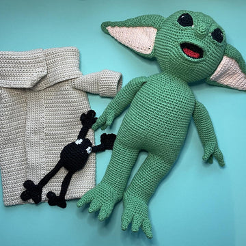 Wise Alien amigurumi