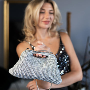 Shining clutch