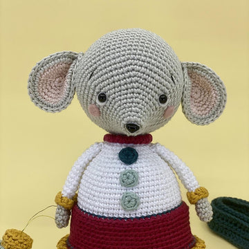 Ruth the Christmas Mouse