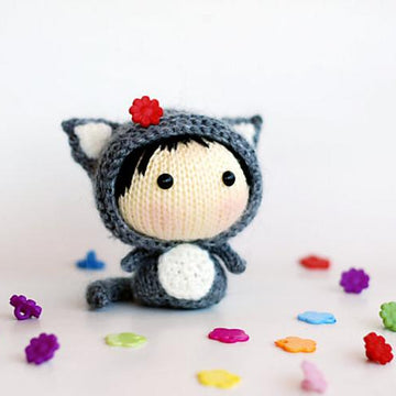Gray Girl-Cat ( knitted round ). Toy from the Tanoshi series.