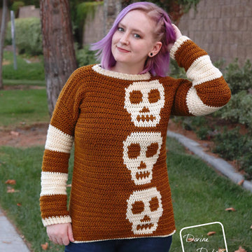 Sally Skulls Pullover
