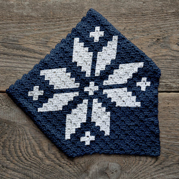 Christmas snowflake triangular neck warmer C2C Crochet Pattern