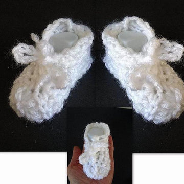 764 BABY BOOTIES, HAT, MITTENS,