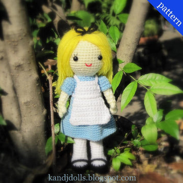 Alice in Wonderland - Amigurumi crochet pattern