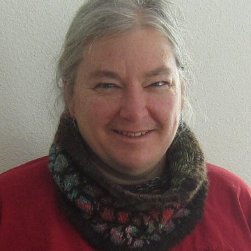 Wavy Grid Cowl