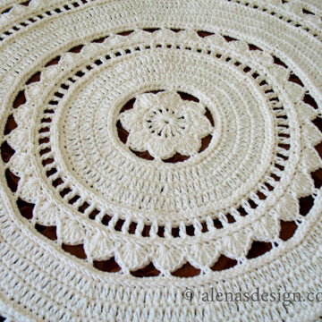 Round Floral Blanket