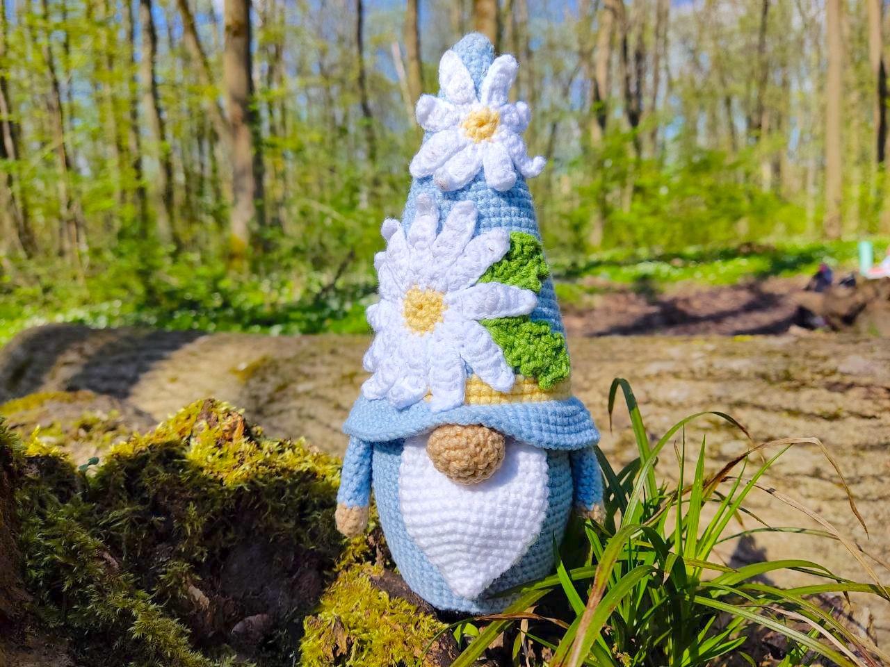 Gnome chamomile