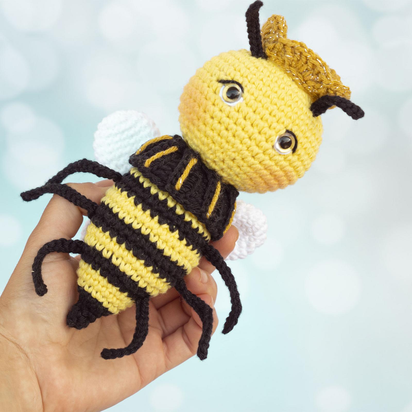 Queen Bee Amigurumi