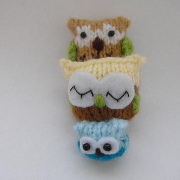 Tiny knitted owls
