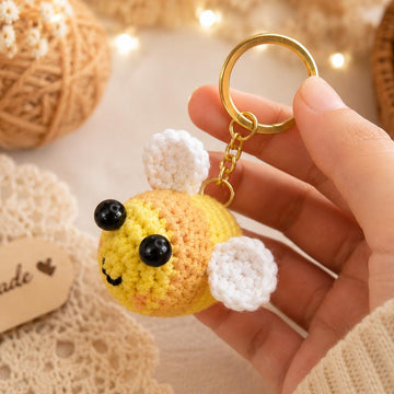 Crochet Bee Keychain – PDF Pattern + Video Tutorial