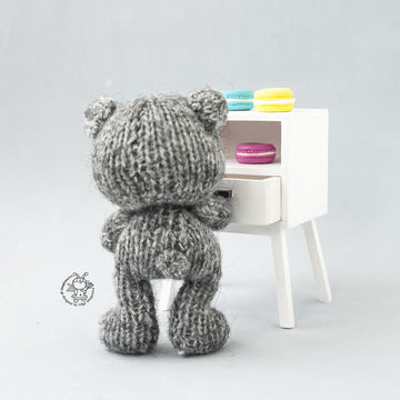 Mini Bear toy knitted flat
