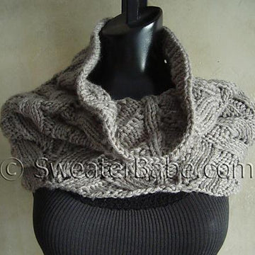 #107 Deluxe Lace Seamless Cowl