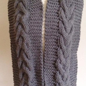 Horseshoe Cable Chunky Scarf